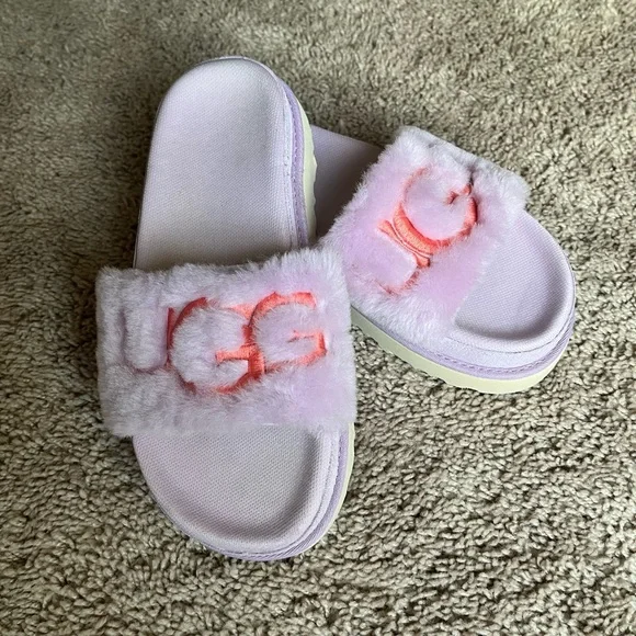 SOLD ON CROSSPOST UGG Laton Fluffy Flatform logo slides - Picture 11 of 14